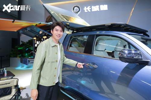 吃瓜逗狗视频,欢乐互动背后的温馨瞬间